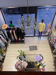 Negozio abbigliamento +shop online