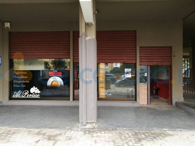 Negozio da ristrutturare, in affitto in Via Avellino 6, Battipaglia