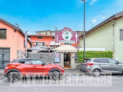 Negozio in Vendita a Bergamo, 490'000€, 315 m²