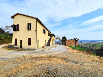 Nella campagna tra San Gimignano e Certaldo, Porzione di casa colonica, Terratetto libero su 3 l...