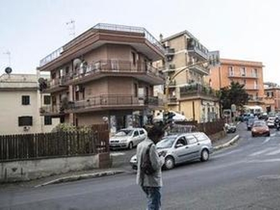 Trilocale in zona Ottavia / posto auto e terrazzo