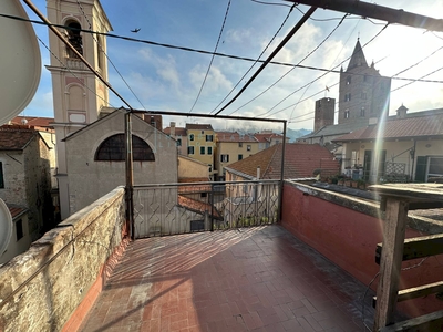 Vendita Appartamento piazza san francesco, Albenga