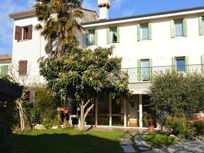 VILLA A SCHIERA A TREVISO