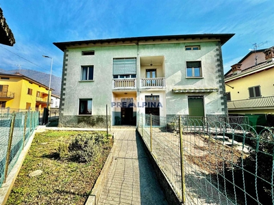 Villa a schiera in Via a. Diaz a Gandino