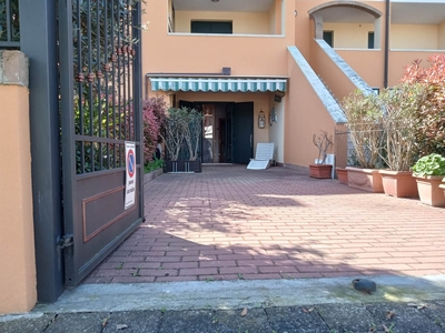 Villa a schiera in Viale Dante Alighieri 151 in zona Lido Degli Estensi a Comacchio