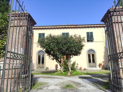 Villa - da ristrutturare a Nord, Capannori