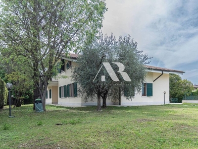 Villa di 420 mq in vendita Via Veneto, 4, Negrar, Veneto