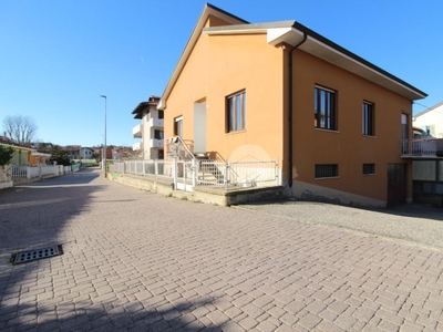 Villa in vendita a Sommariva Perno