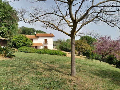 Villa in Via della Vela in zona Vasto Marina a Vasto