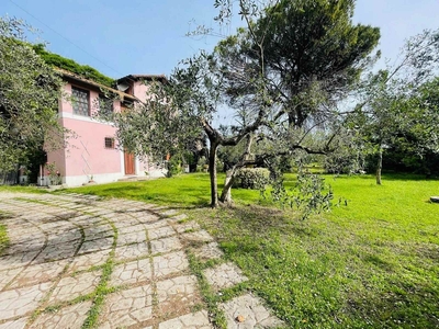 Villa in Via Tiberina 2 a Capena