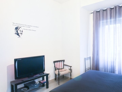 Camera in affitto in appartamento con 4 camere da letto a Pigneto, Roma