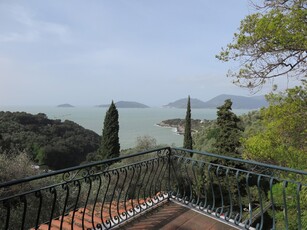 Appartamento con giardino a Lerici