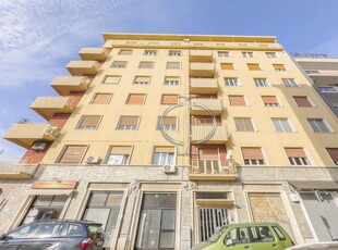 Appartamento di 6 vani /232 mq a Bari - Madonnella