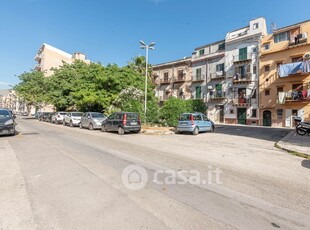 Appartamento in Vendita in Piazza Bartolomeo da Messina 8 a Palermo