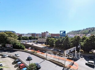 Appartamento in Vendita in Piazza Gabriele D'Annunzio a Napoli