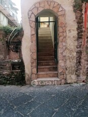 Appartamento in Vendita in Piazza San Giorgio a Napoli