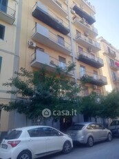 Appartamento in Vendita in Via Andrea Chiaramonte a Palermo