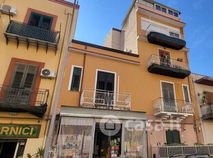 Appartamento in Vendita in Via Giuseppe Ingegneros 16 a Palermo