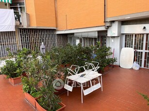 Appartamento in Vendita in Via San Domenico a Napoli