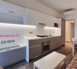 Appartamento Trilocale + 2 Bagni + Box + Cantina +Ascensore