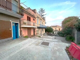 Bilocale in Via Feudo in zona Acitrezza a Aci Castello