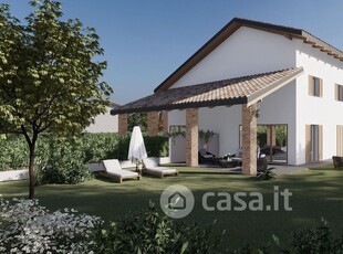 Casa Bi/Trifamiliare in Vendita in Via La Spezia a Parma