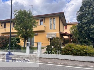 Casa Bi/Trifamiliare in Vendita in Via Roma 53 a Meolo