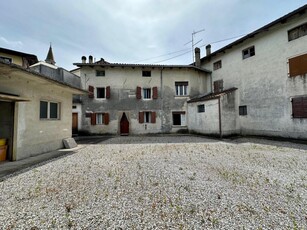 Bolzano casa bicamere da rimodernare San Giovanni al Natisone