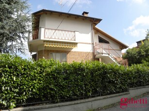 Casa indipendente con giardino a Bra