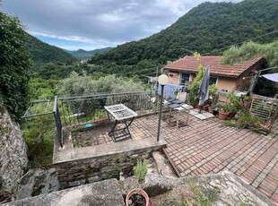 Casa indipendente con terrazzo, Genova molassana