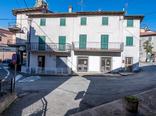 Casa semi indipendente da ristrutturare in zona Baragazza a Castiglione Dei Pepoli