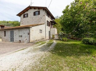 Colonica abitabile in zona Piano di Conca a Massarosa