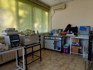 Laboratorio in Vendita a Siena, 240'000€, 160 m²
