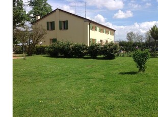 Porzione di casa in affitto a Ferrara, Zona Quartesana