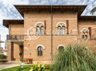 Prestigiosa villa di 623 mq in vendita Via delle Camelie, Follonica, Toscana