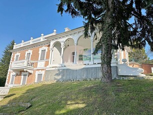 Prestigiosa villa di 710 mq in vendita Strada Moncalvo, 77, Moncalieri, Piemonte