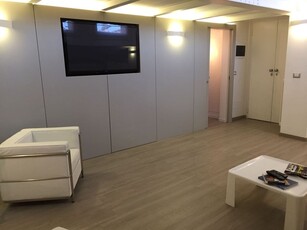Quadrilocale in Affitto a Bologna, zona Centro Storico, 2'100€, 120 m²