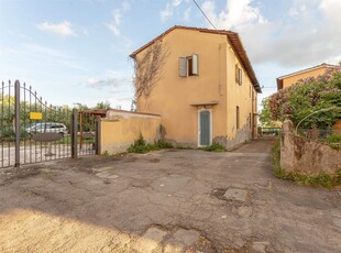 Terratetto in Via Narciso Parigi in zona Capalle a Campi Bisenzio