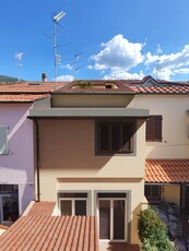 Terratetto ristrutturato in zona Santa Lucia a Prato