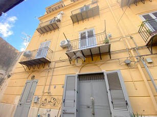 Trilocale in affitto a Palermo, Dante