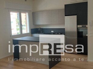 Trilocale in Affitto a Treviso, zona Fuori Mura, 900€, 90 m²