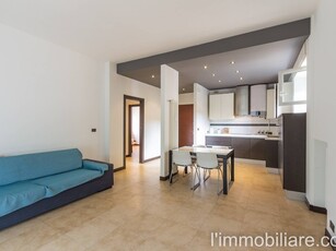 Trilocale in Affitto a Verona, zona Ponte Crencano, 850€, 92 m², arredato