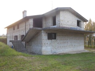 Vendita Casa Indipendente in Tora e Piccilli