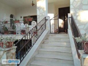 Villa arredata con terrazzo Taranto