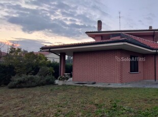 Villa con giardino in via roma, Rivalta di Torino