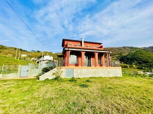 Villa in ottime condizioni in zona Canepari a Fosdinovo