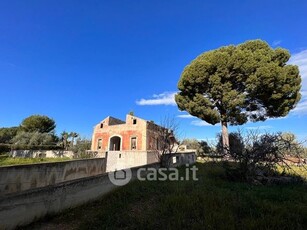 Villa in Vendita in Strada Comunale Parco del Fornello a Ruvo di Puglia