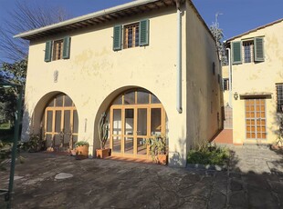 Villa in Via Delle Gore in zona Rifredi, Careggi a Firenze