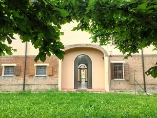 Villa ristrutturata in zona Villa Motta a Cavezzo