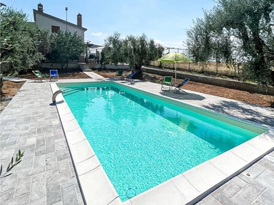 Bellissima casa a Pisticci con giardino privato + bella vista